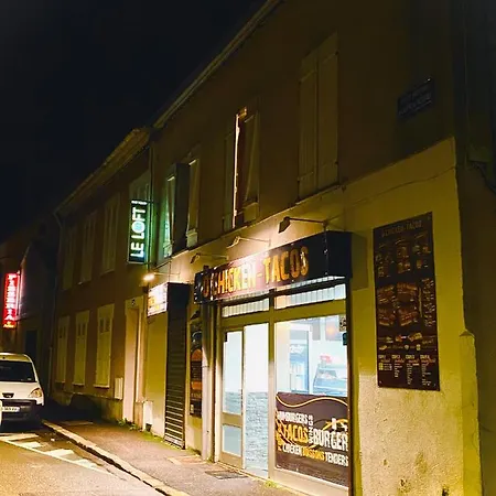 Place Du Chateau De La Motte